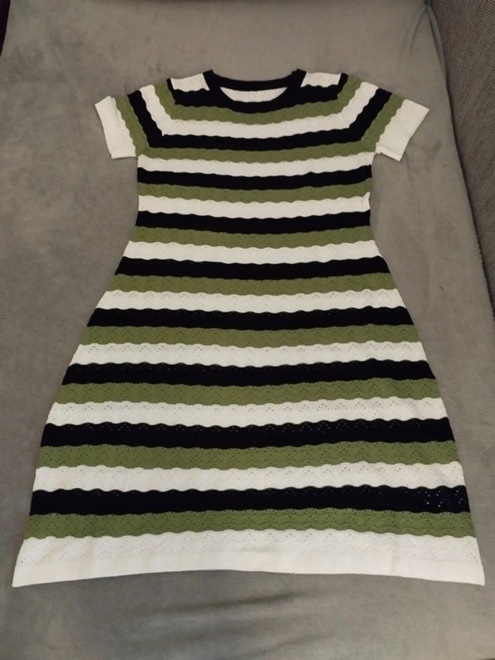 Robe moulante style crochet taille 38.Neuve