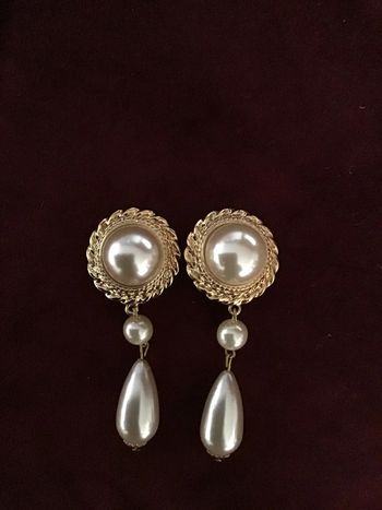 Superbes clips vintage. Années 8