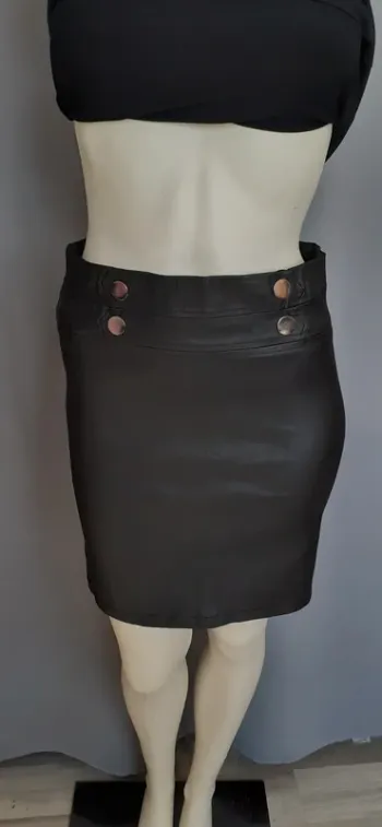 Jolie jupe noire chic
