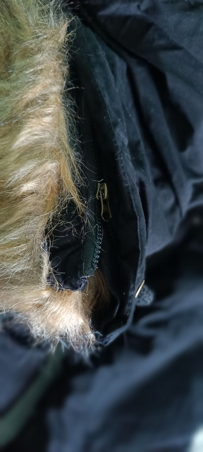 Parka noir avec capuche fourrure - photo numéro 8