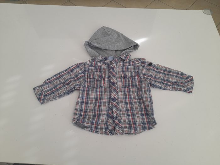 Chemise à capuche