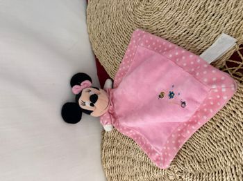 Doudou plat Minnie DISNEY NICOTOY rose losange papillon