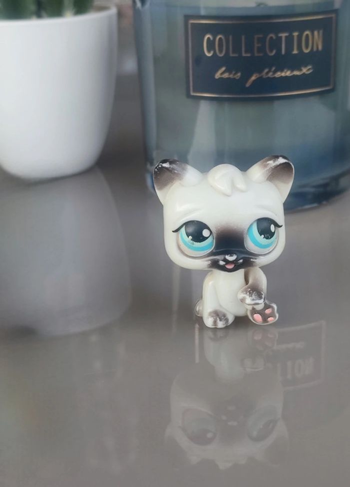 Littlest Pet Shop Siamese cat first generation