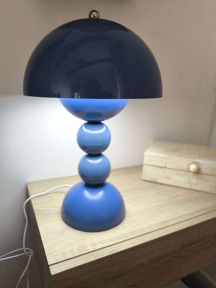 Lampe bleu - photo numéro 2