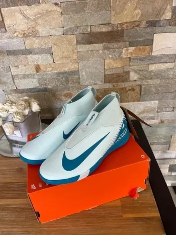 Crampons Nike mercurial  air zoom