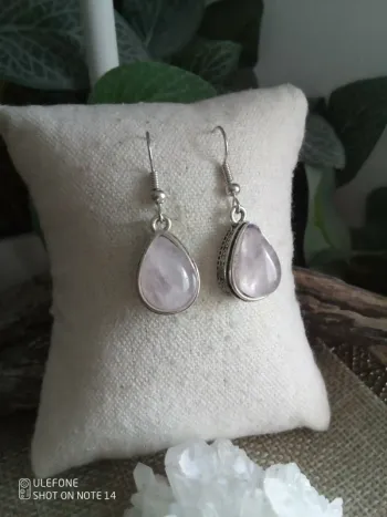 Boucles d'oreilles bohèmes argentées pierres de quartz rose