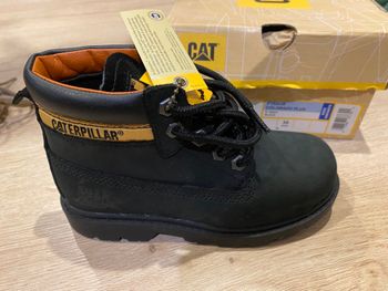 Caterpillar Colorado garçon 30 neuves