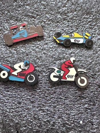 Lot 4 pin’s ELF