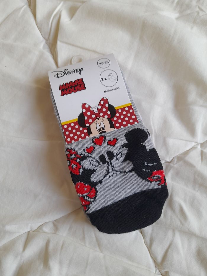 2 paires chaussettes disney 35/38 neuve