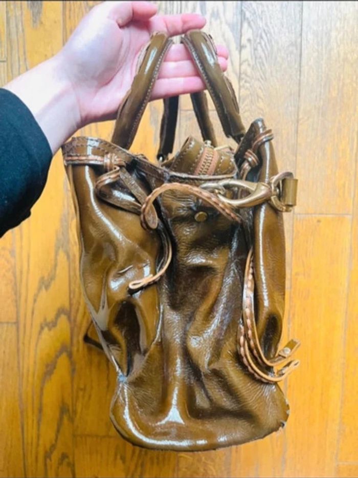 Sublime sac en cuir vernis plinio visona - photo numéro 6
