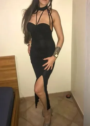 Robe longue noire fendue
