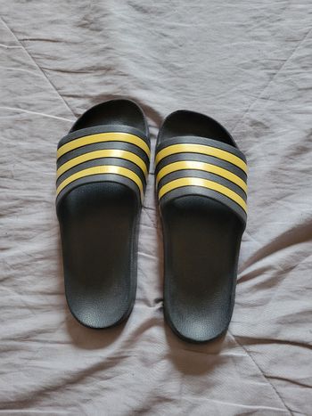 Claquettes Adidas mixte 39