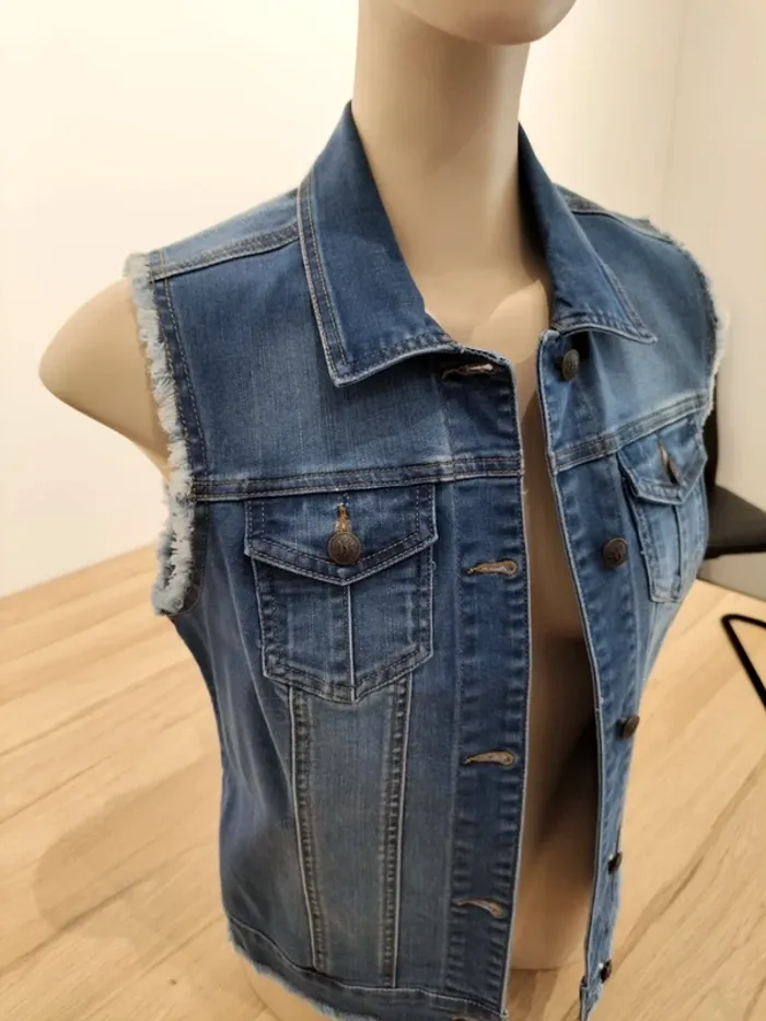 Veste sans manche - photo numéro 2