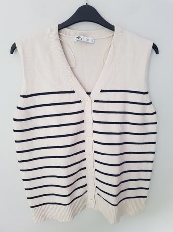 Magnifique cardigan sans manches taille 36 Zara