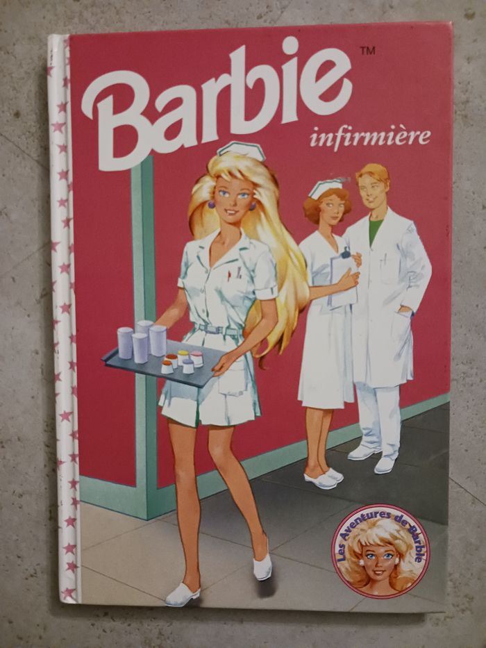 Livre Barbie infirmiere