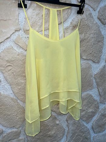 Top asymétrique bershka ete jaune voile taille M 38 léger débardeur