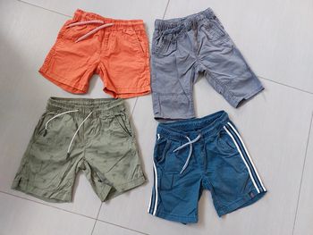 Lot de 4 shorts Kiabi taille 4 ans