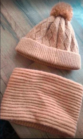 Ensemble bonnet cache cou