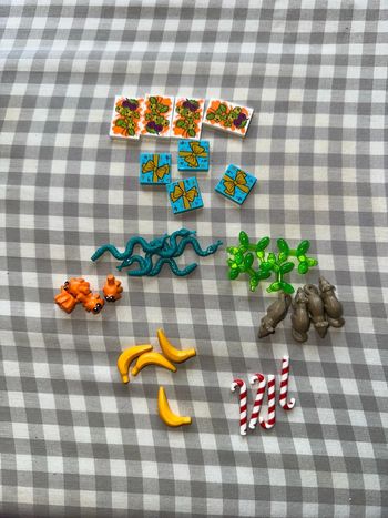 32 Accessoires pour figurines Lego, jamais joué ou exposé