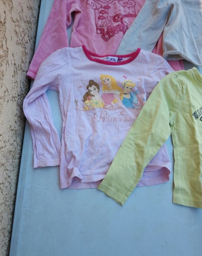 Lot 5 vêtements fille 5 ans Disney - photo numéro 4