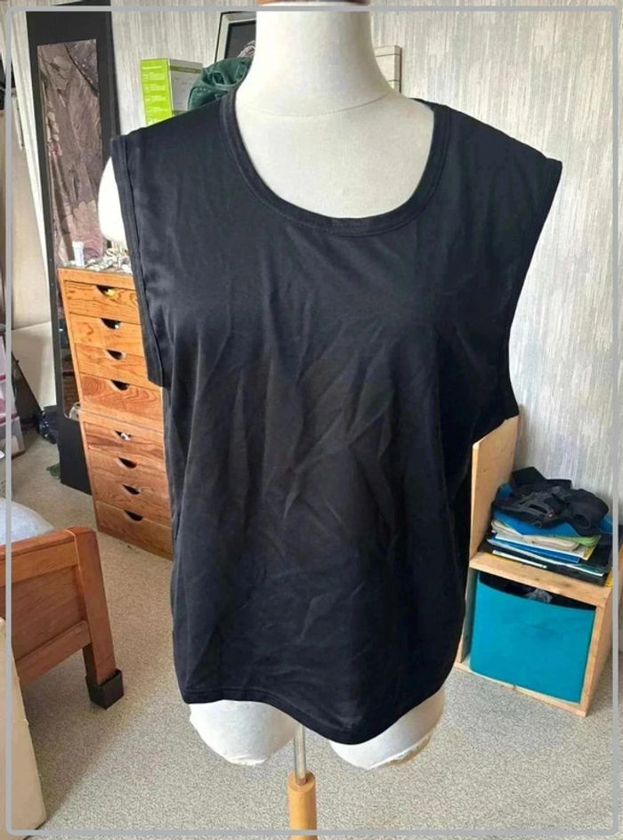 T  shirt taille  40/42 - photo numéro 3