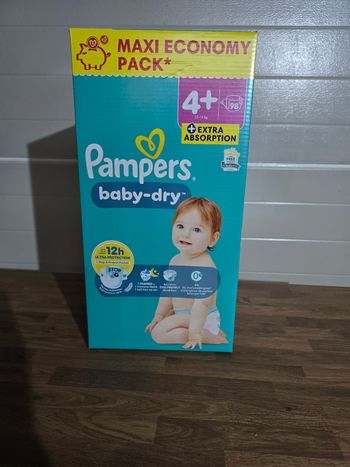 Pampers couches taille 4+ extra absorption 10-15kg  98 couches 