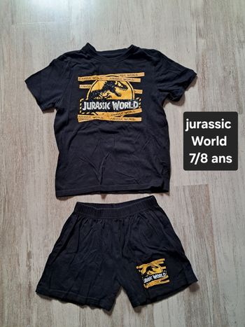 Pyjama jurassic World 7/8 ans