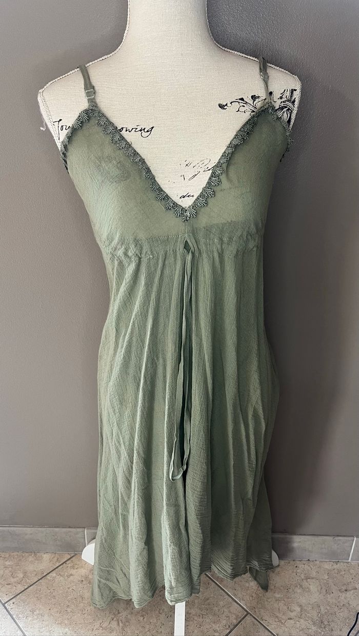Robe kaki taille 40