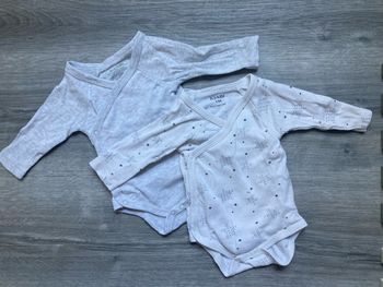 Lot 2 bodies manches longues 1 mois