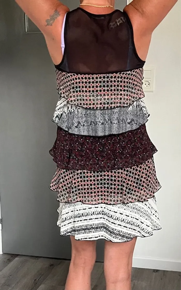 Jolie robe été lmv à volants taille 36-38 beg teille haut - photo numéro 8