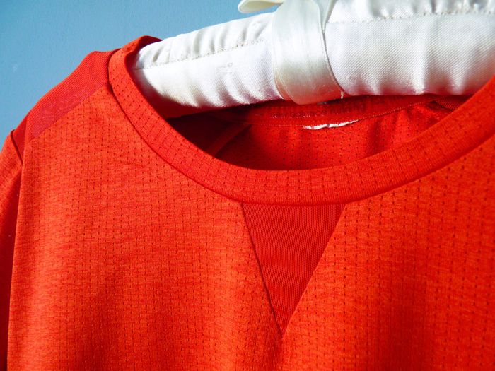 T-shirt Femme XS ou 34 New Balance rouge technique Sport TBE - photo numéro 2