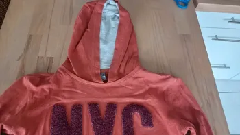 Pull capuche demi saison Tape à l'œil taille 14 ans