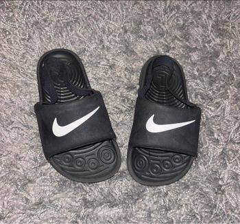Claquette Nike taille 24