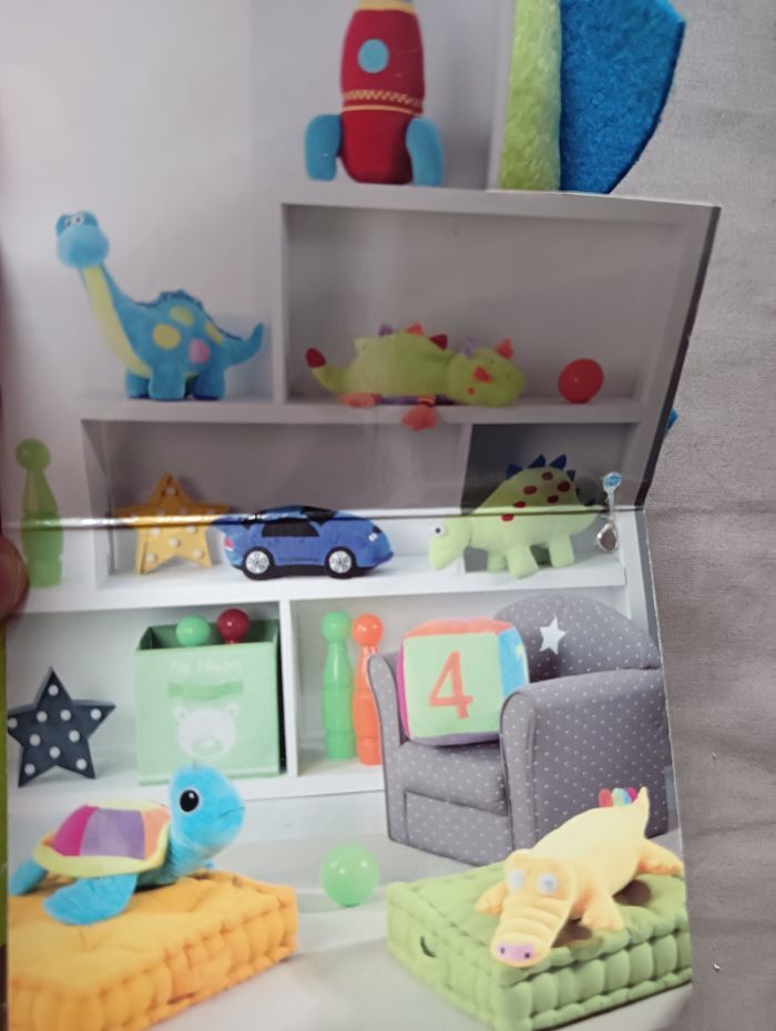 Superbe Peluche Dino 🎁 NEUF 🎁 jeu Ou déco chambre - photo numéro 5