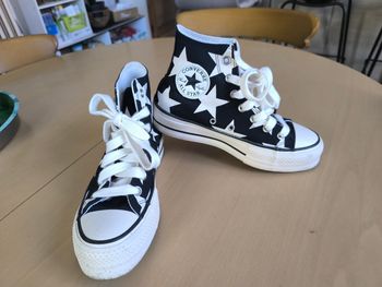 Baskets Converse noires et blanches