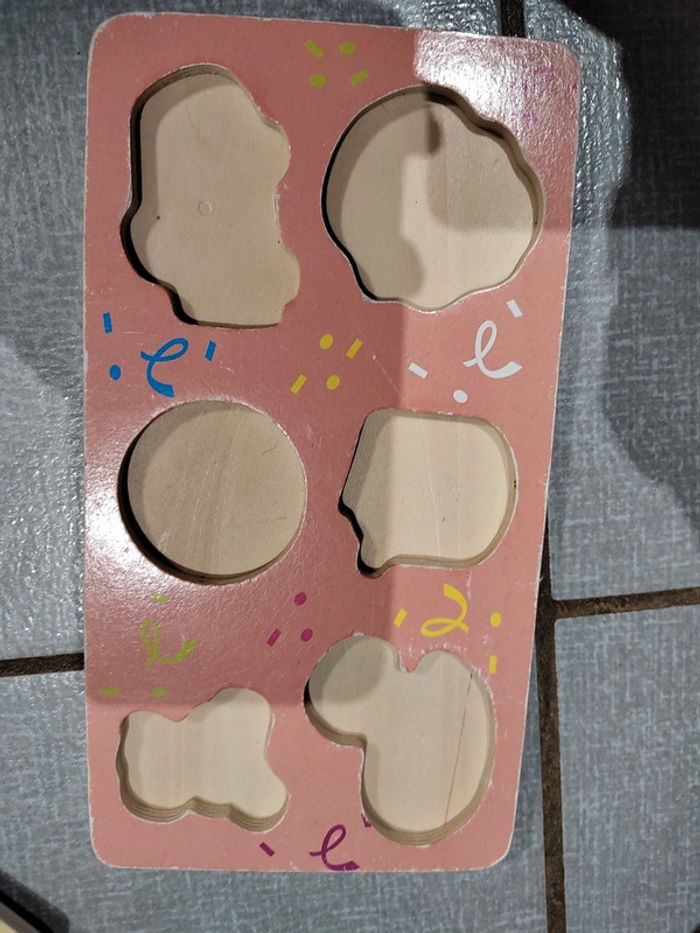 Puzzle en bois thème jouets - photo numéro 2