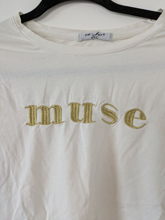 T-shirt avec broderie muse - photo numéro 2