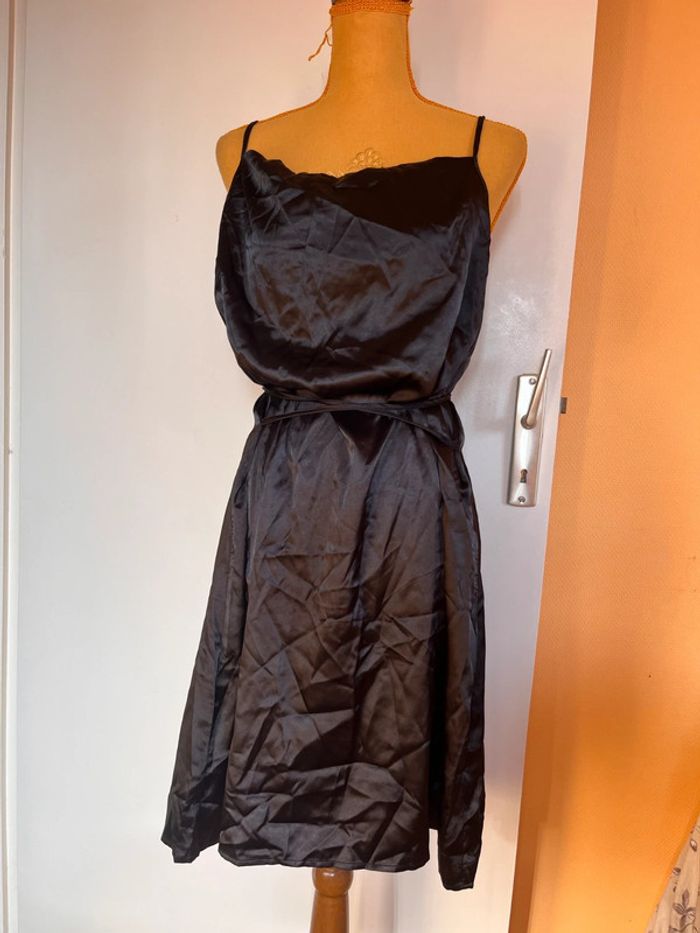 Robe en satin shein taille 0XL noir