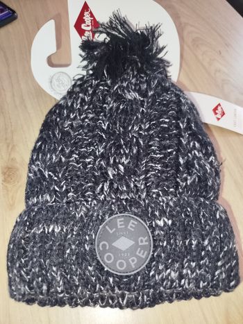Bonnet avec pompon