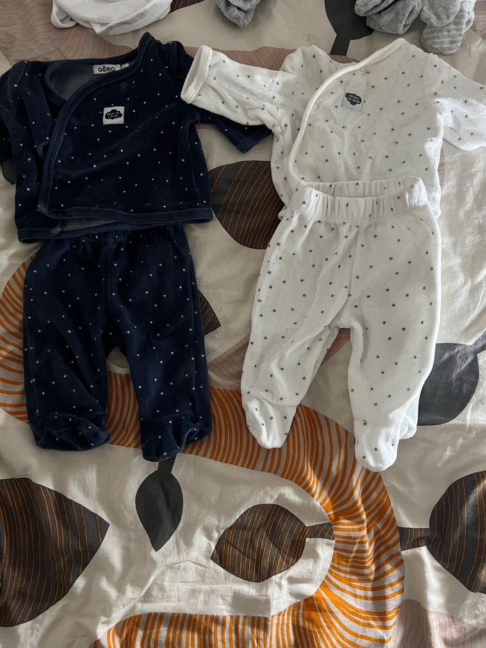 Lot de pyjamas jumeaux - photo numéro 3