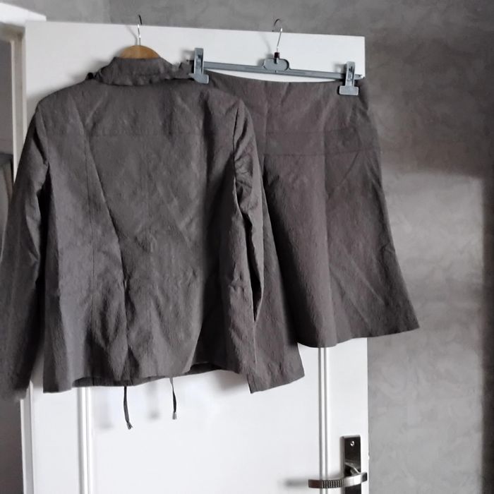 Ensemble tailleur veste +jupe T44Armand Thiery - photo numéro 14