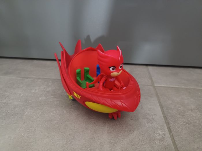 Figurine Bibou avec son véhicule Pyjamasques - photo numéro 3