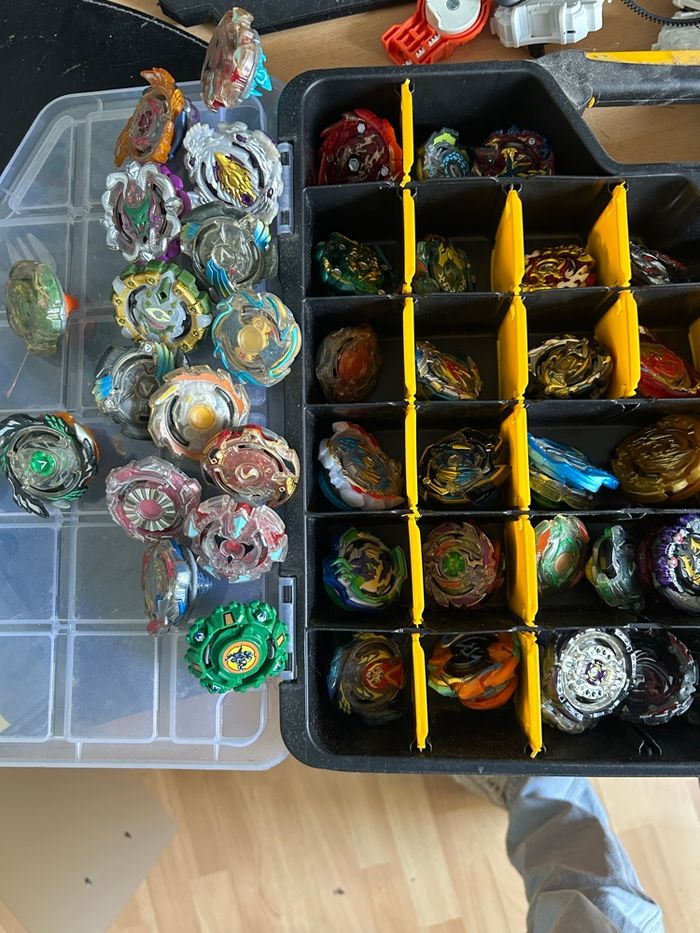 Toupies beyblades burst - photo numéro 1
