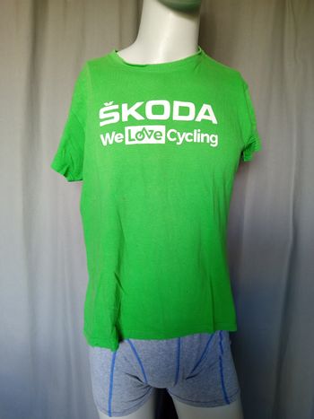 Tee shirt