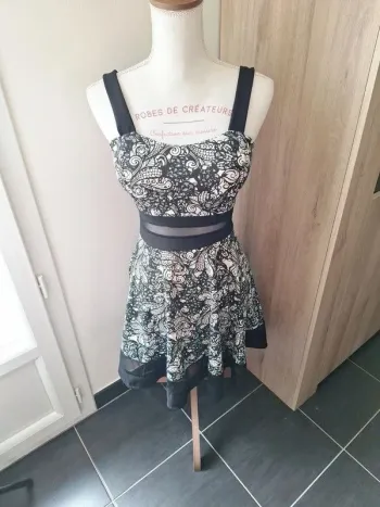 Robe noir et blanc