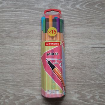 Lot de 15 stylos à pointe fine Stabilo NEUF