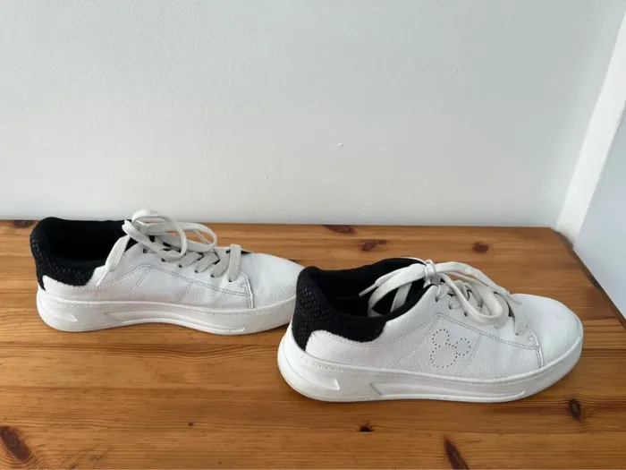 Chaussures avec oreilles de Mickey - photo numéro 6