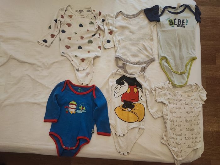 Vêtements pour bébé garçon entre 2 mois et 1 an - photo numéro 4