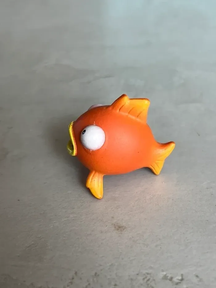 Figurine poisson fortnite floppers - photo numéro 3