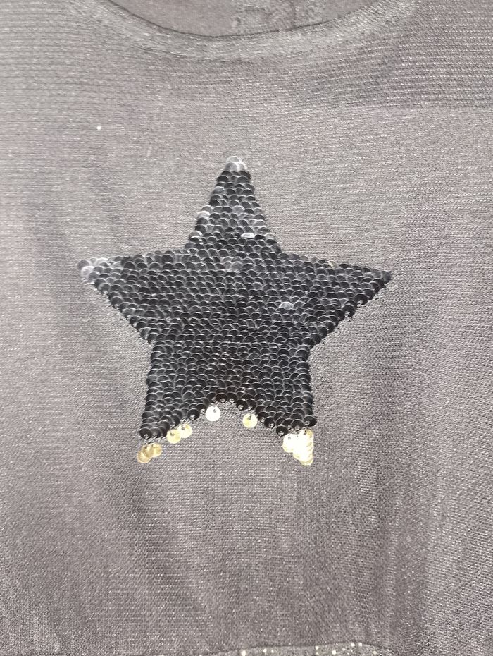 Robe noir étoile Seguin couleur or 4 ans in extenso - photo numéro 7